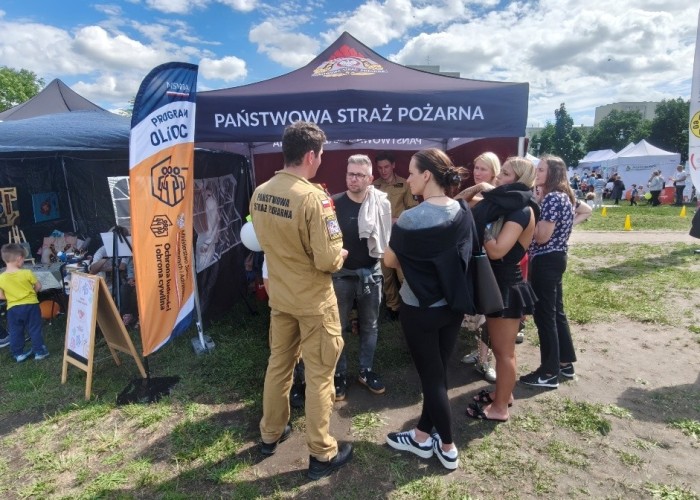 Zdjęcie 8. Stanowisko Państwowej Straży Pożarnej w Warszawie podczas Dni Ursynowa 2026. (zdjęcie źródło: WORD w Warszawie).